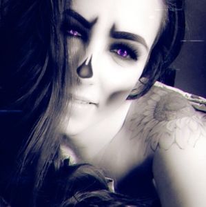 Meet your Posher, Larissa